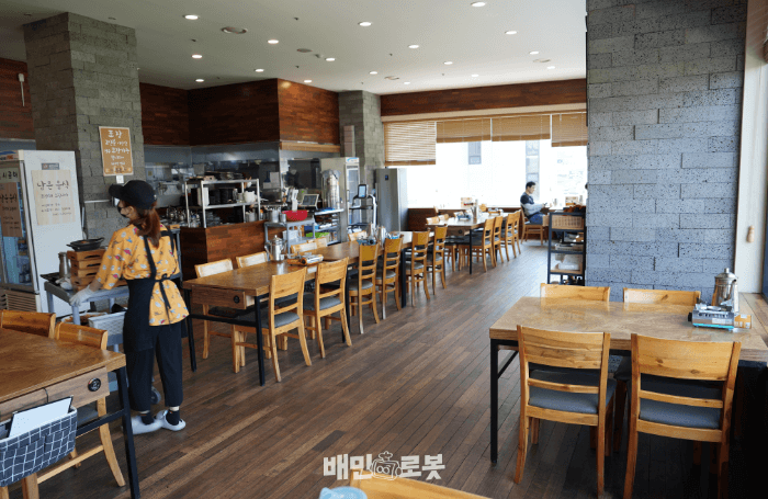 배민로봇 | 1,400명 사장님이 선택한 서빙로봇 배민로봇 | 1,400명 사장님이 선택한 서빙로봇